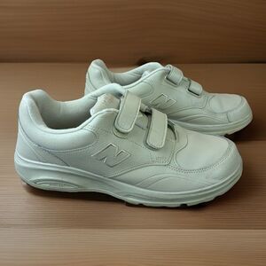 New Balance 812 Men's US Size 10 4E Walking Shoes Beige Hook and Loop